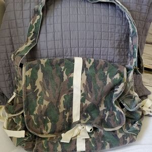Billabong computer messenger bag